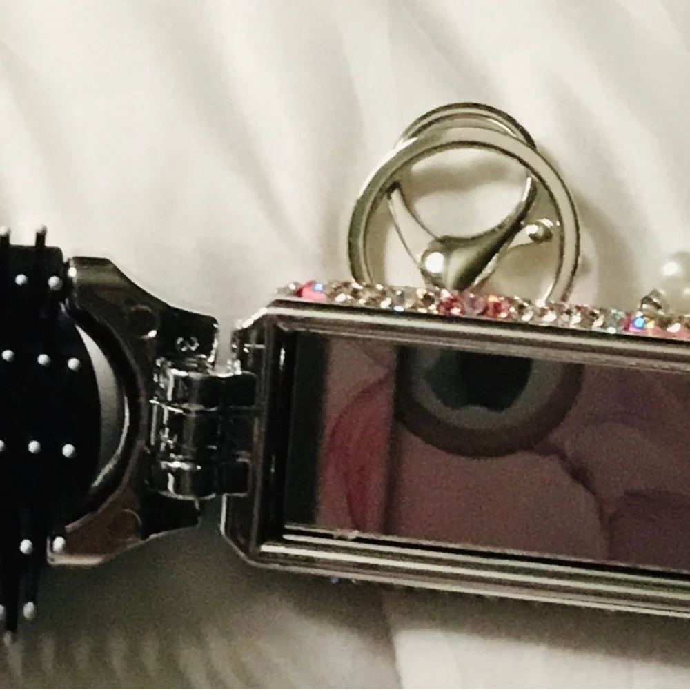 Crystal-Embellished keychain 3 in 1. Mirror, brush and keychain all in one